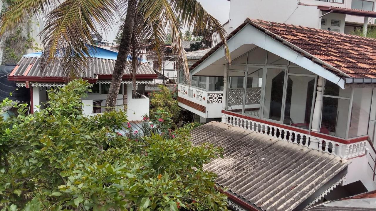 Ocean Moon Hotel Mirissa Kültér fotó