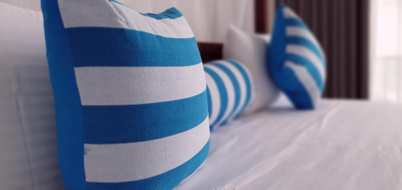 Ocean Moon Hotel Mirissa Kültér fotó